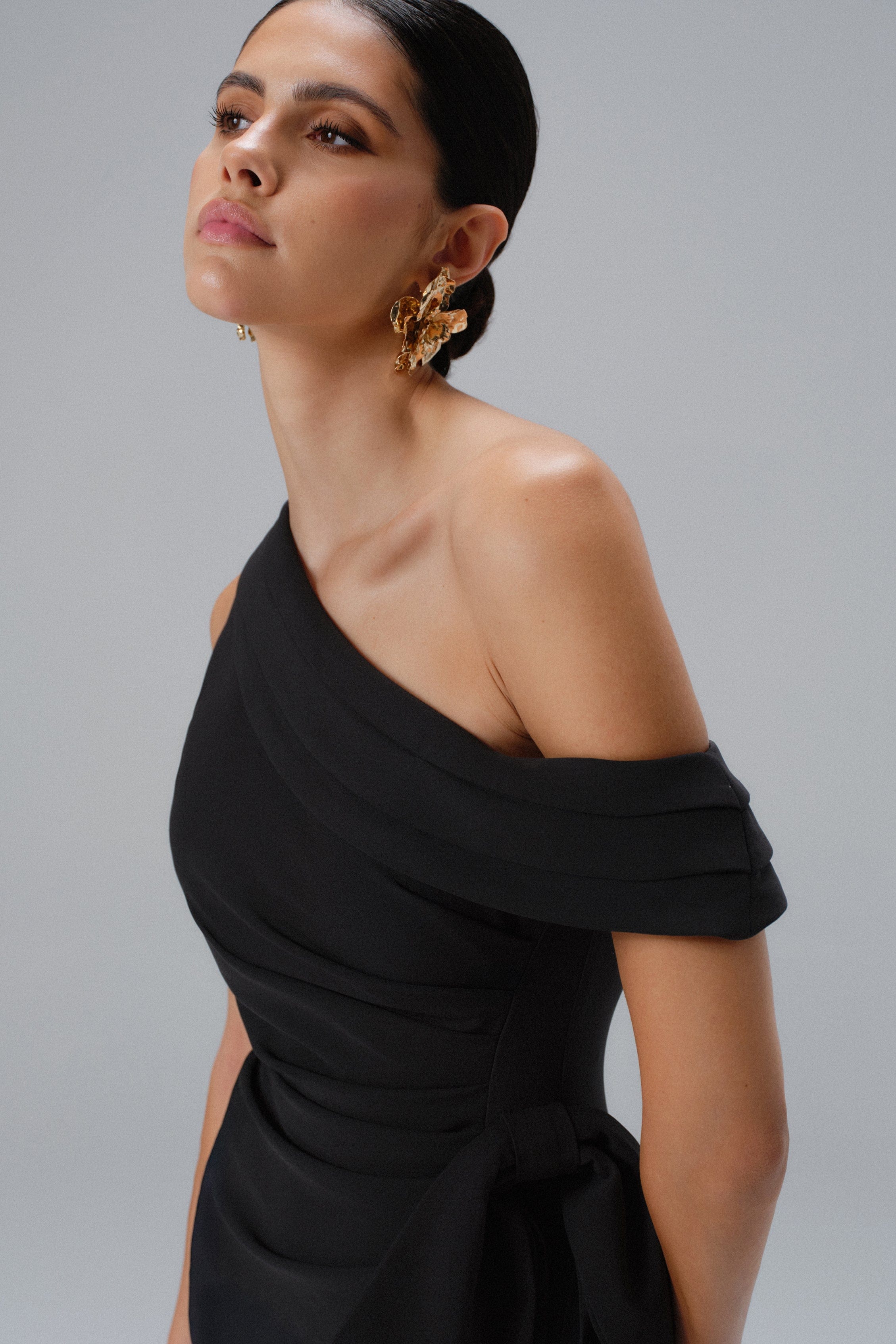 PRE-ORDER HONEY One Shoulder Pleated Bow Midi Dress in Black