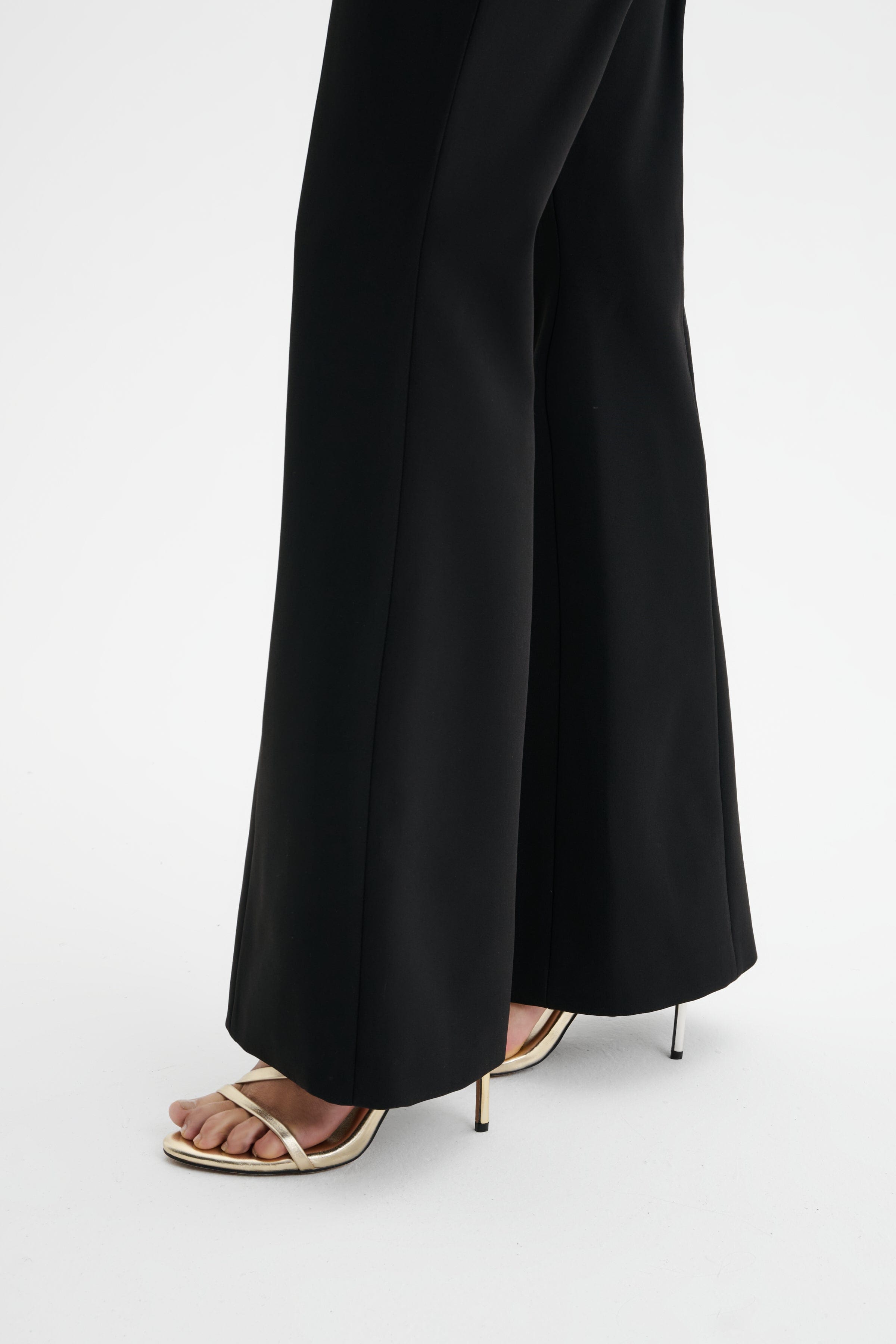 MACY Tailored Fit And Flare Trouser in Black