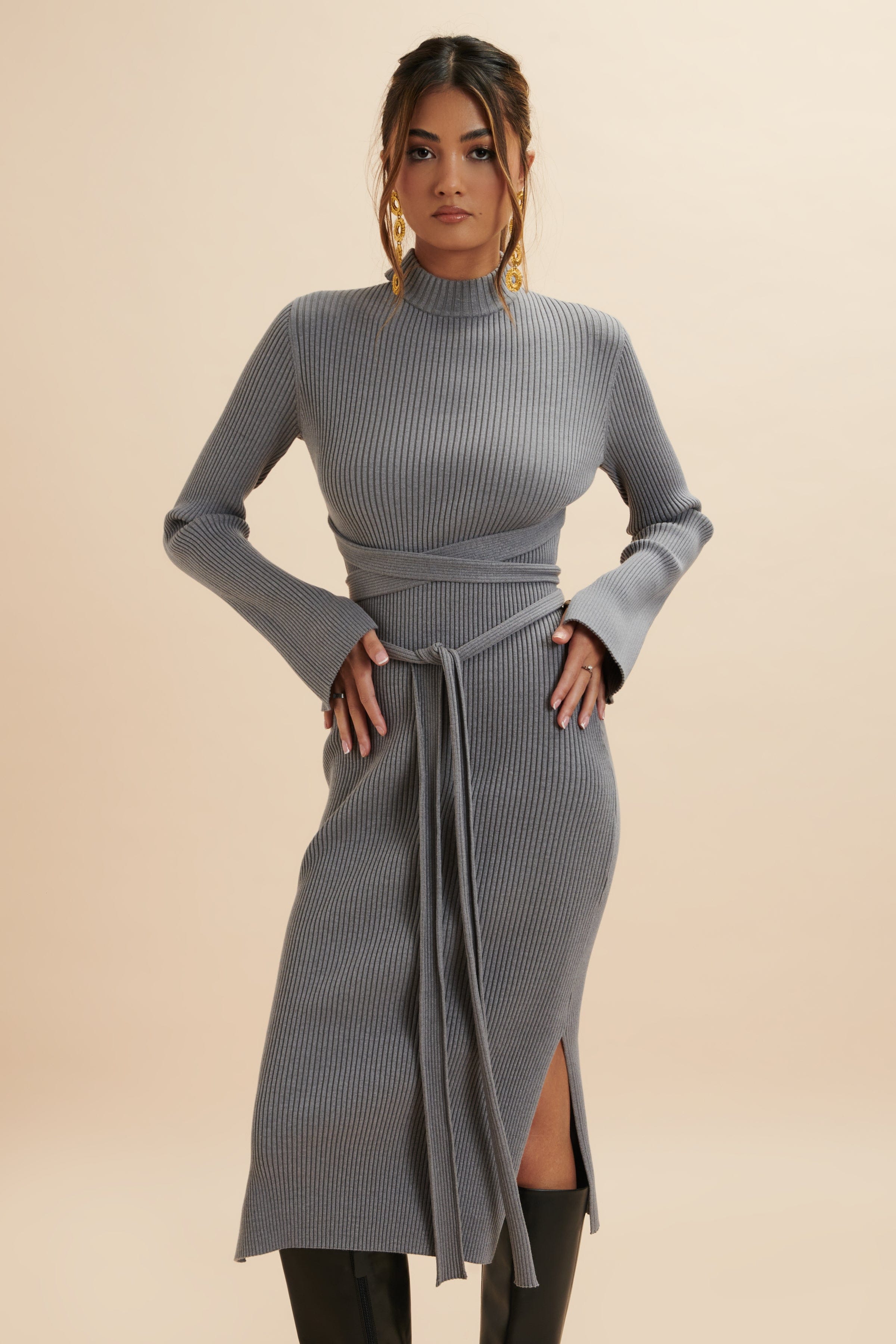 ROMI Knitted Ribbed Open Back Sleeved Midi Dress In Grey
