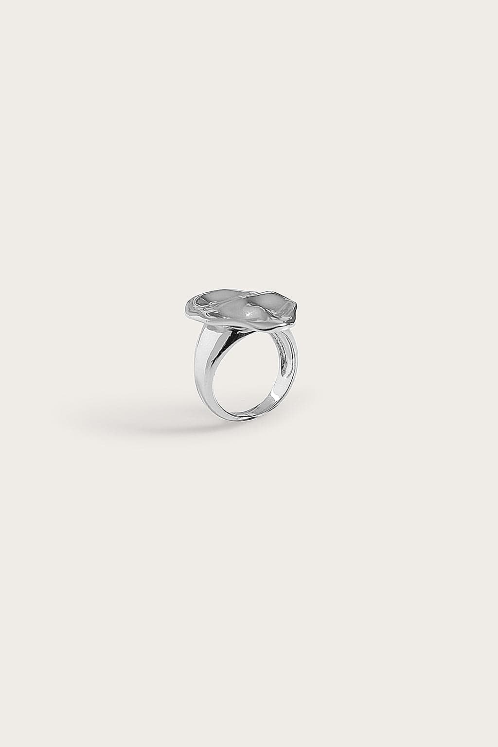 LEORA Hammered Effect Oval Silver Ring