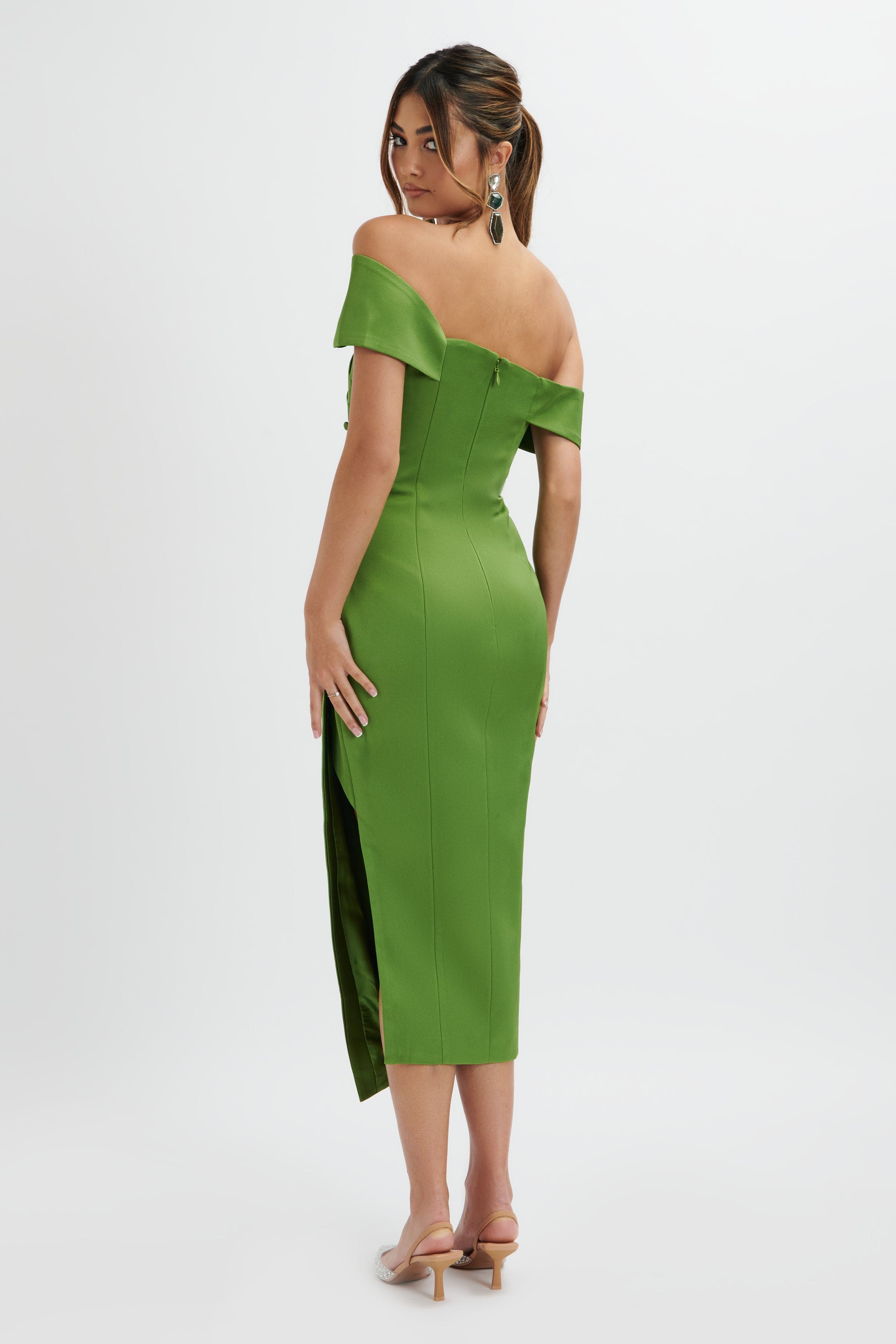 LUCILLE Bardot Bandeau Pleated Midi Dress In Green