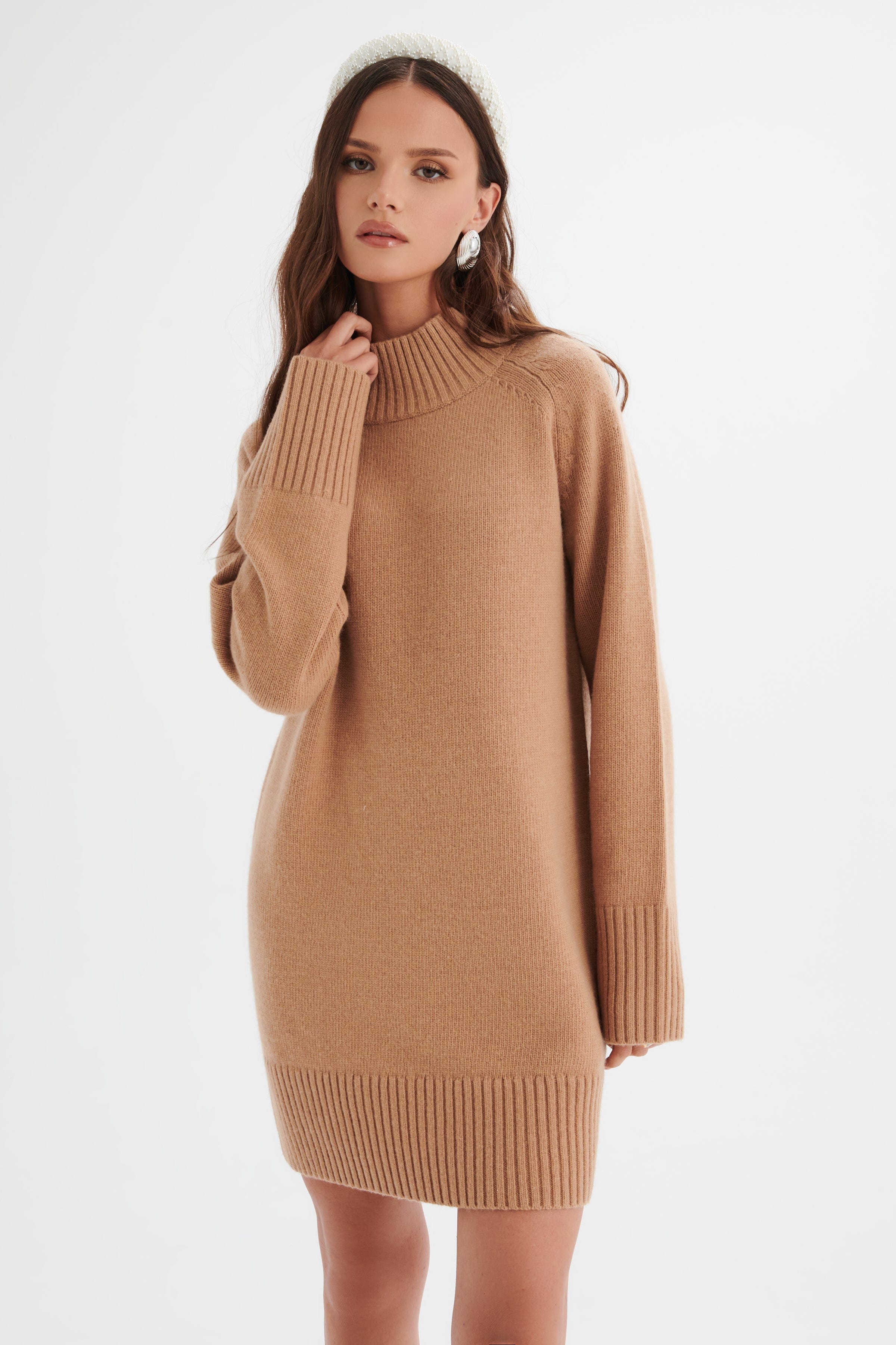 LILIAN Knitted Cashmere Mini Jumper Dress In Camel