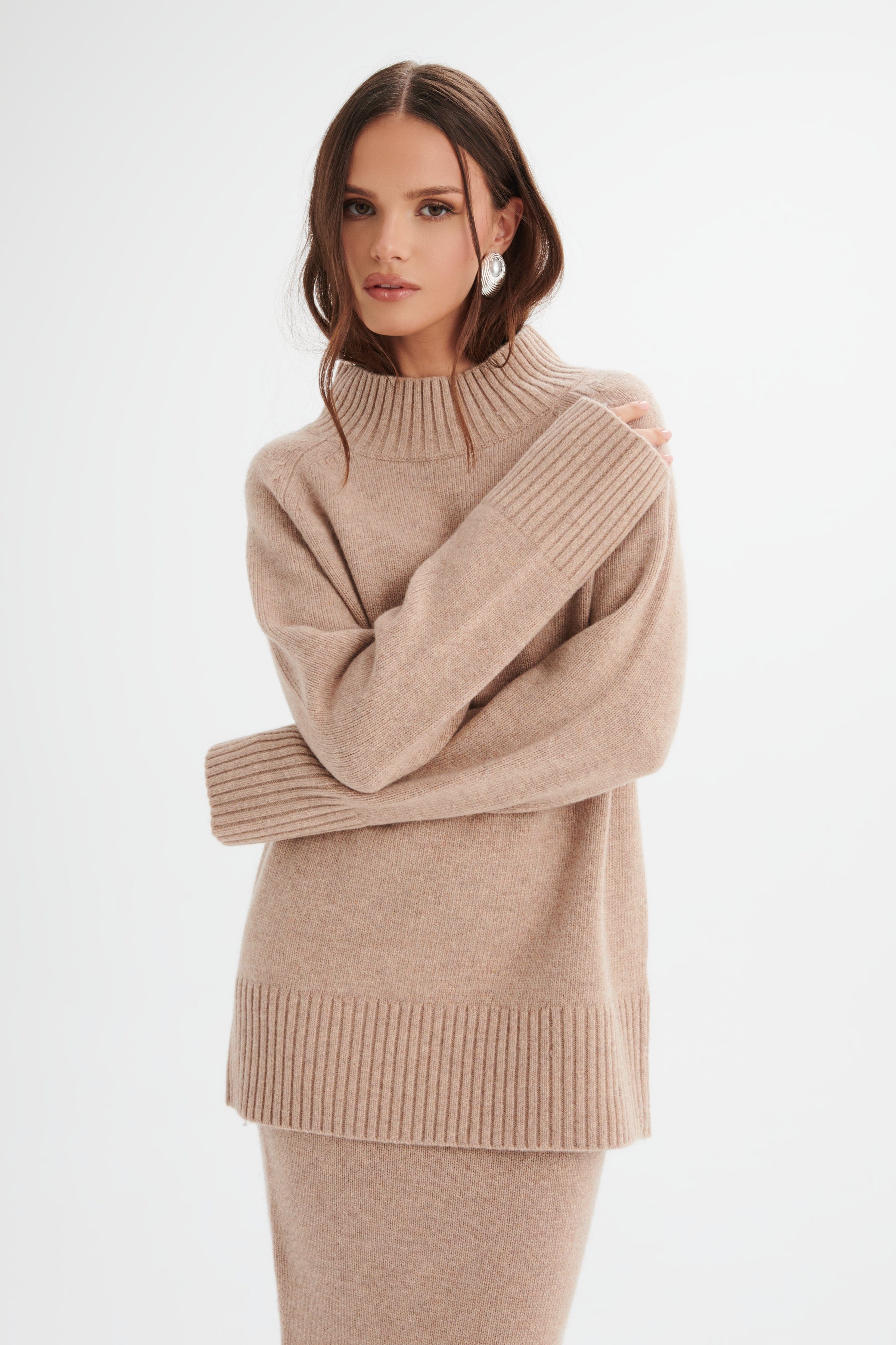 AMARI Knitted Cashmere Blend Jumper In Beige