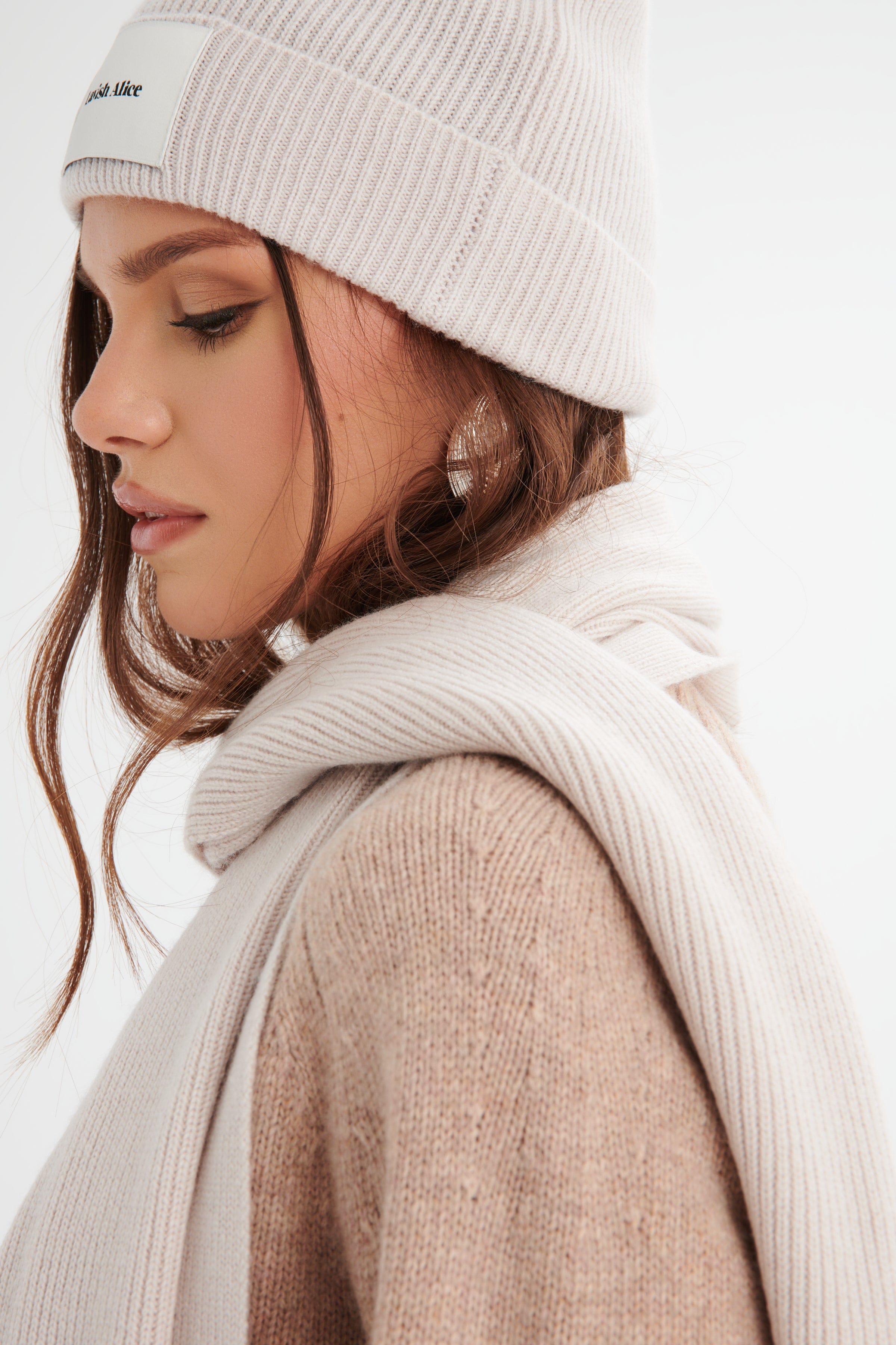 EZRA Knitted Cashmere Blend Beanie in Sand